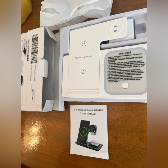 3 in 1 Wireless Charger (foldable) - Picture 4 of 4